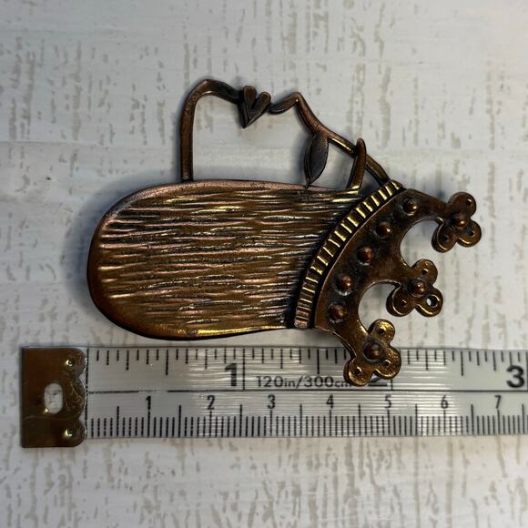 Vintage Copper Queen of Hearts Brooch - Picture 7 of 7